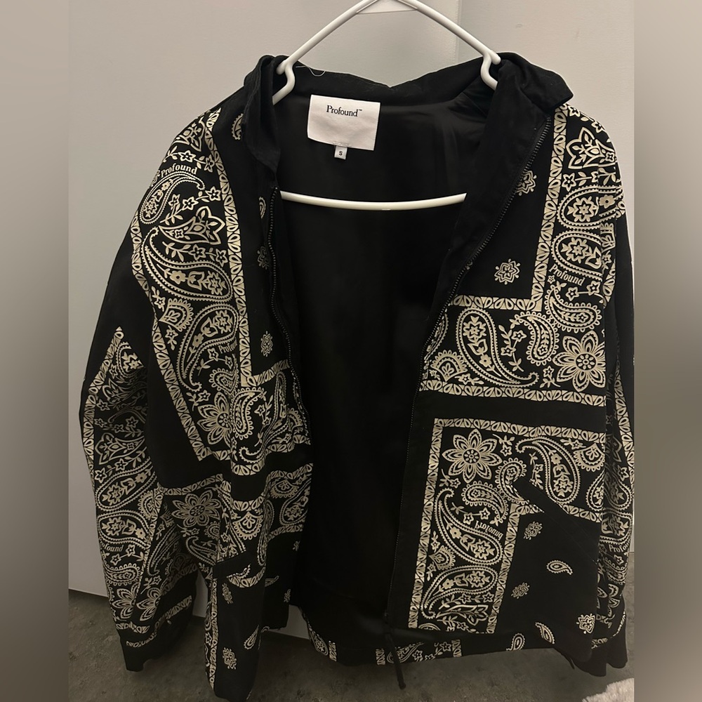 Profound bandana style jacket.